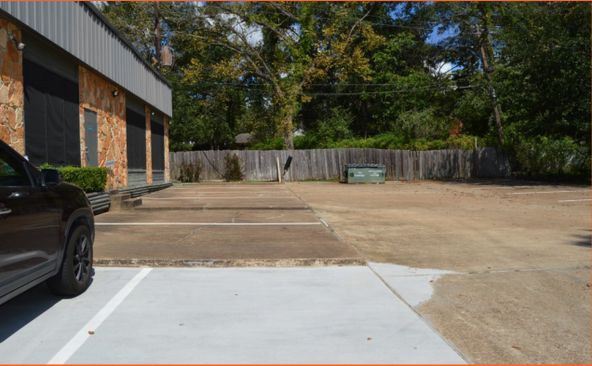 284 I 45 N, Huntsville, TX 77340